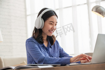 克莱拉与熊的秘密